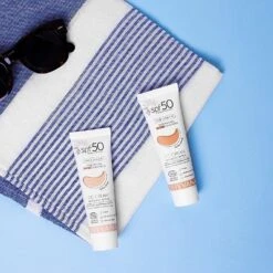 Dhyvana Botanicals & Hyaluronic Acid CC-Cream - CC Sunscreen SPF50